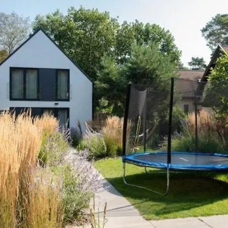 In Mit Grill, Garten Und Terrasse